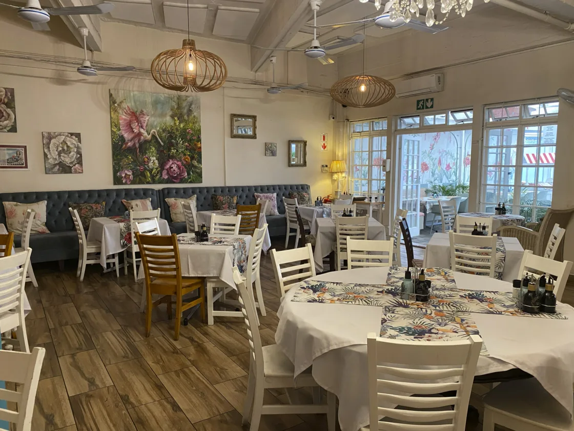 Dolci Café